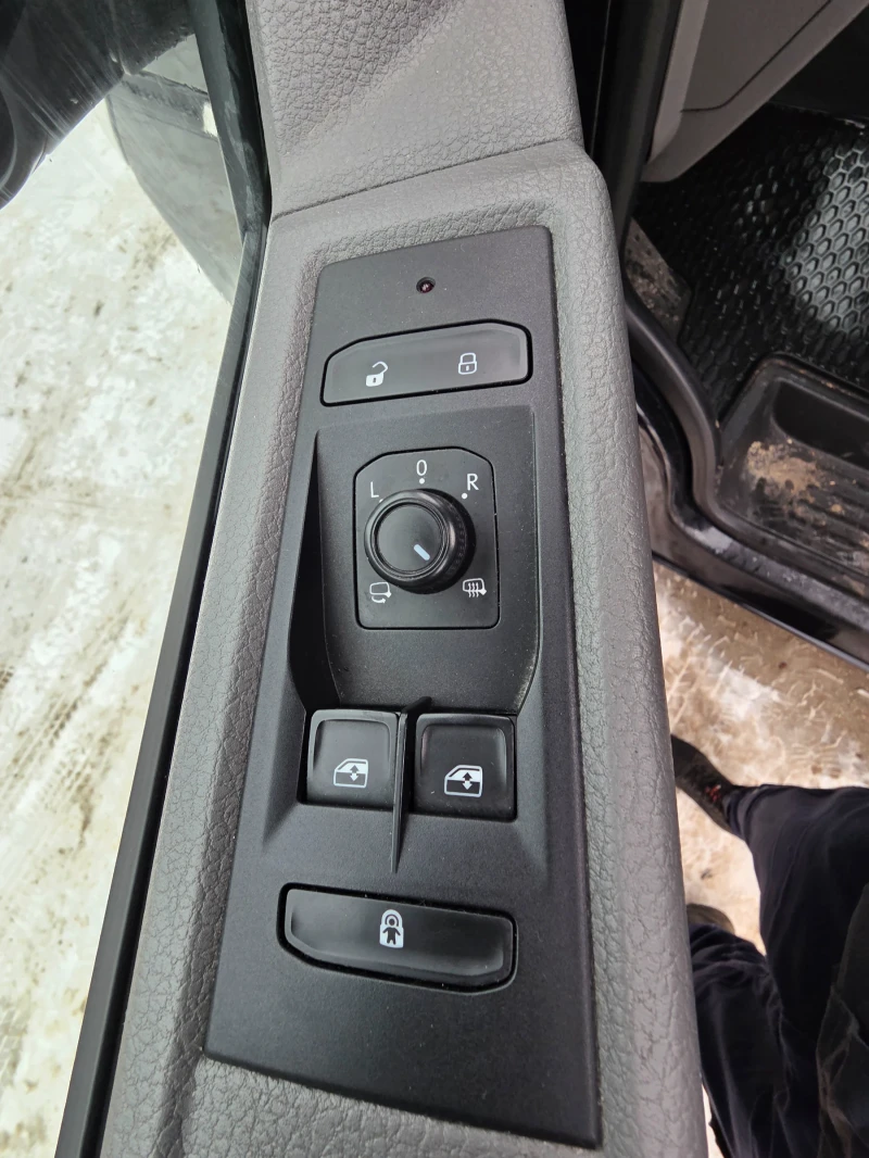 VW T6, снимка 12 - Бусове и автобуси - 53353088