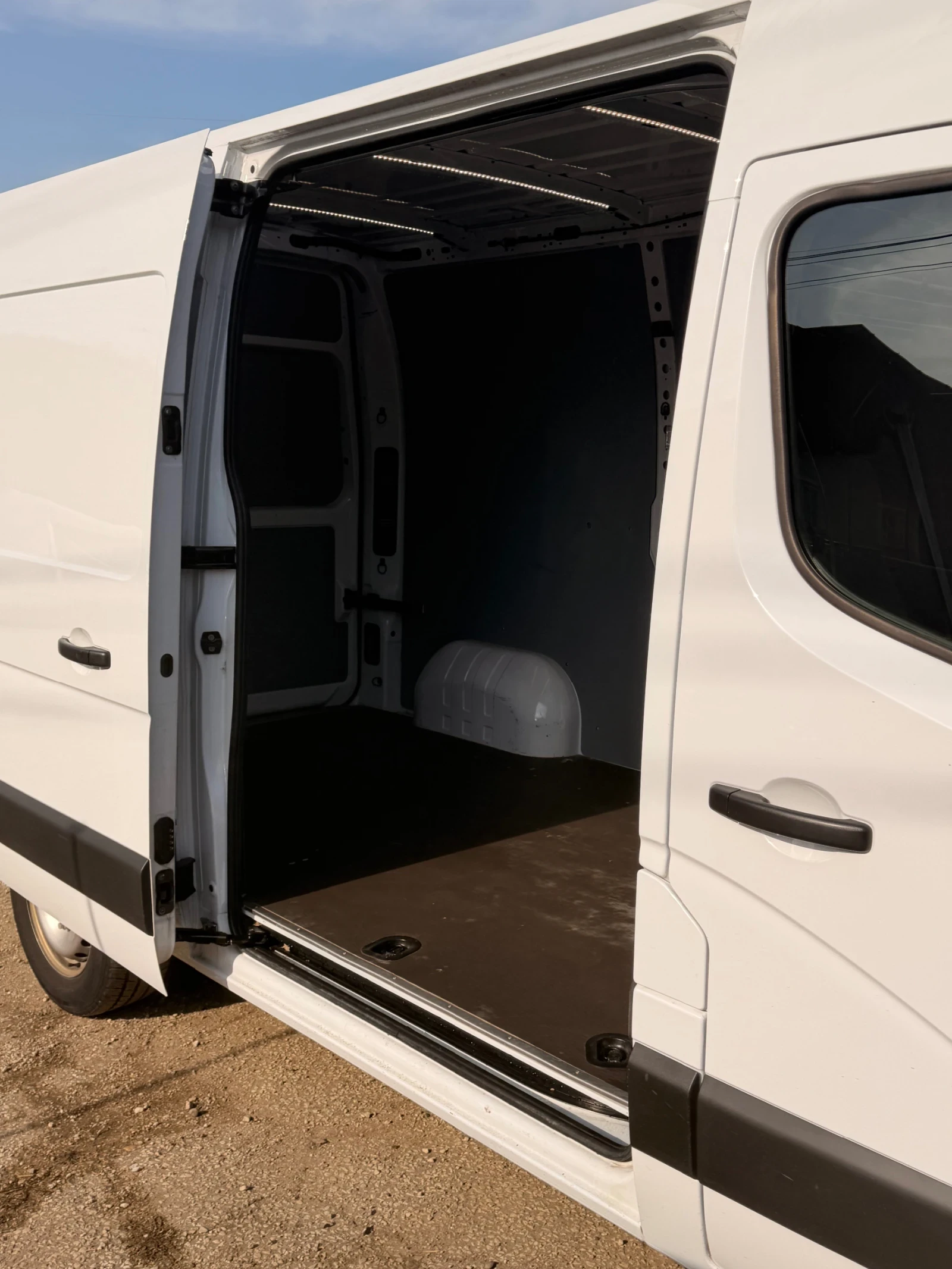 Nissan Interstar, снимка 9 - Бусове и автобуси - 53714540