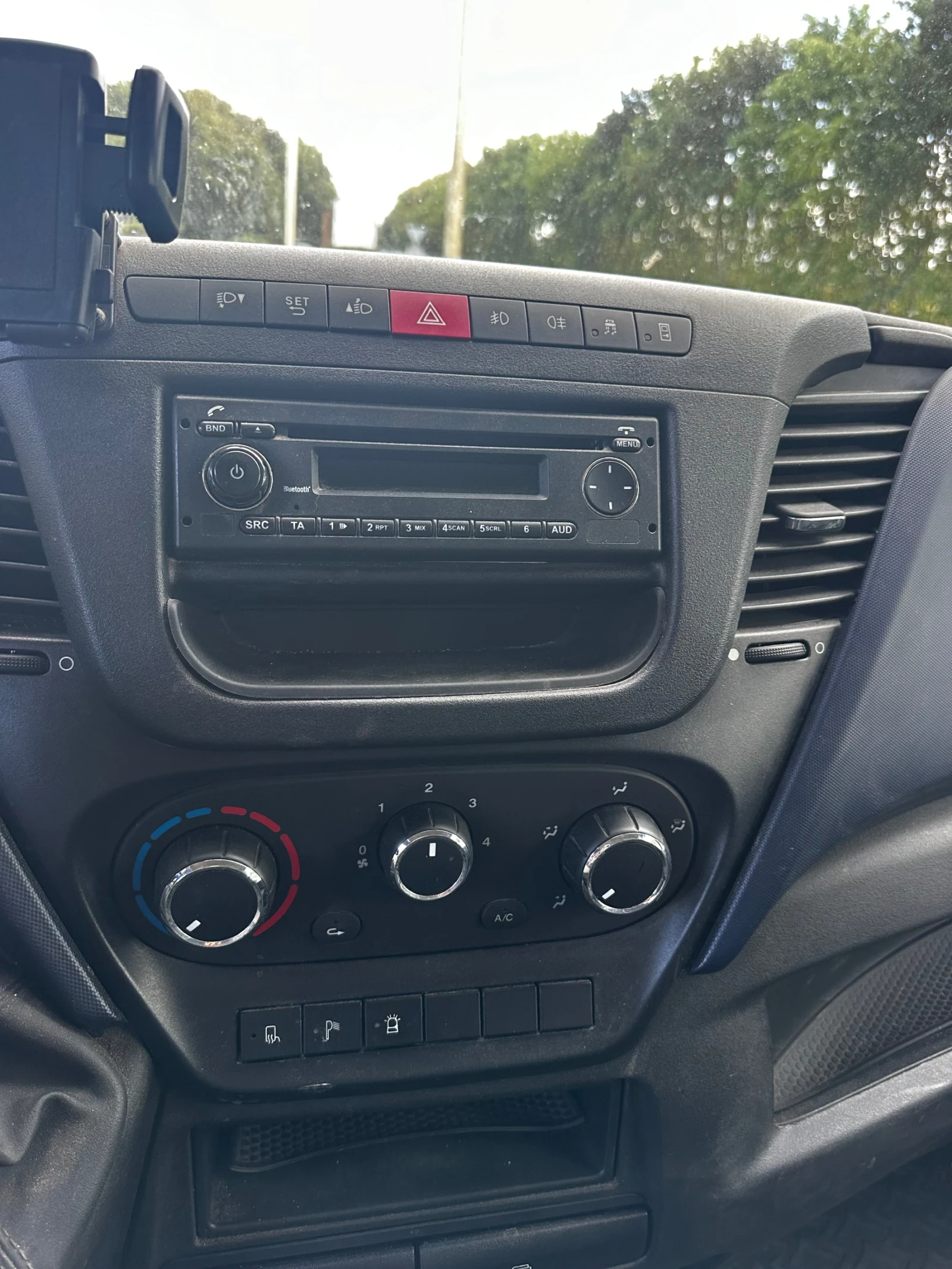 Iveco Daily 35S12 Klima, снимка 12 - Бусове и автобуси - 55648005