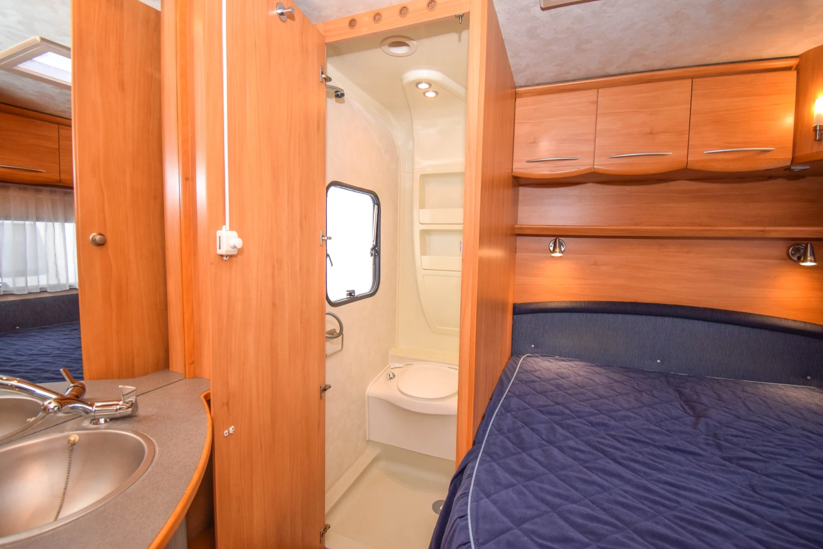 Каравана Adria Adora 562 UP+ Форселт, снимка 13 - Каравани и кемпери - 55198809