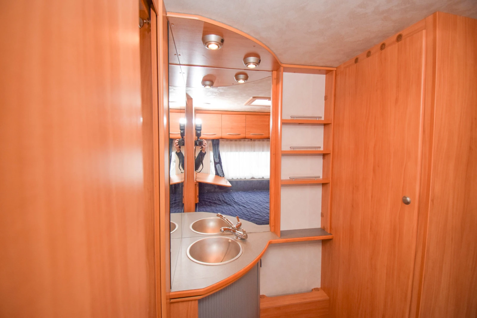 Каравана Adria Adora 562 UP+ Форселт, снимка 15 - Каравани и кемпери - 55198809