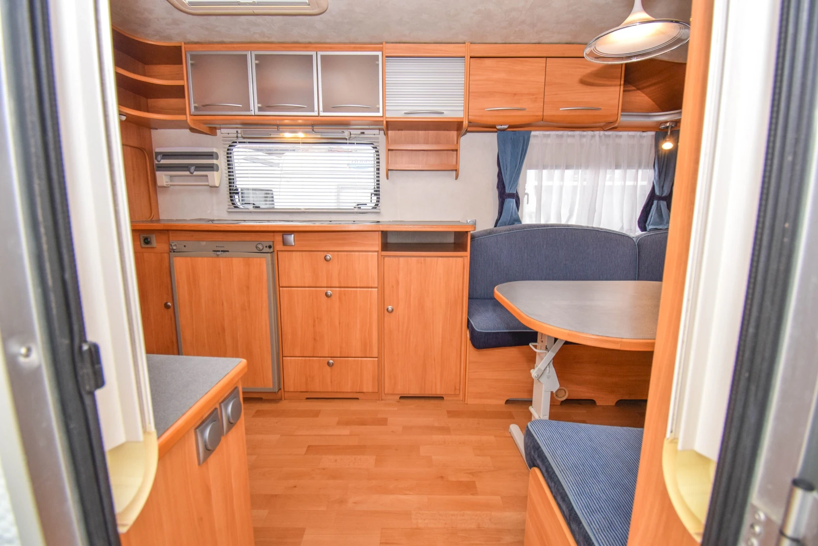 Каравана Adria Adora 562 UP+ Форселт, снимка 5 - Каравани и кемпери - 55198809