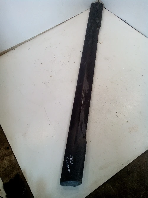 Пластмасов декоративен външен праг за Гранд Чероки (десен)