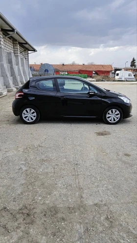 Peugeot 208 1.2-82кс., снимка 3