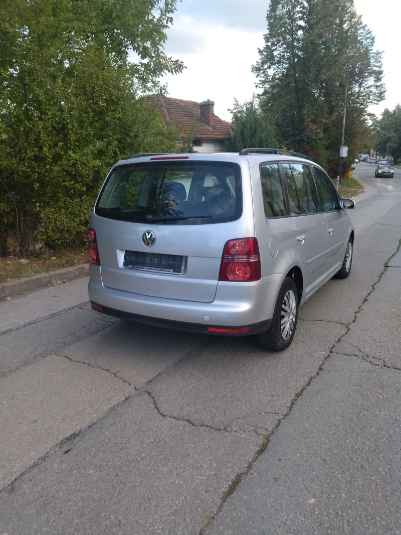 VW Touran, снимка 5 - Автомобили и джипове - 47392450