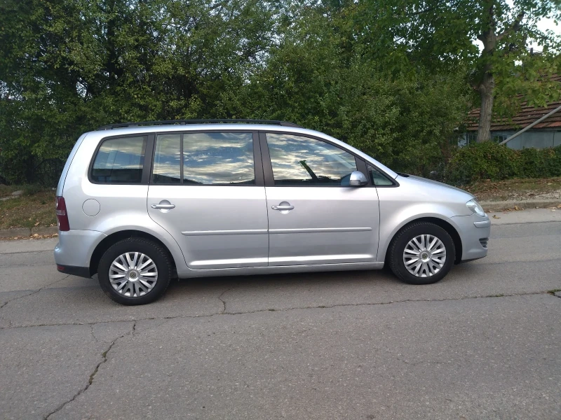 VW Touran, снимка 6 - Автомобили и джипове - 47392450