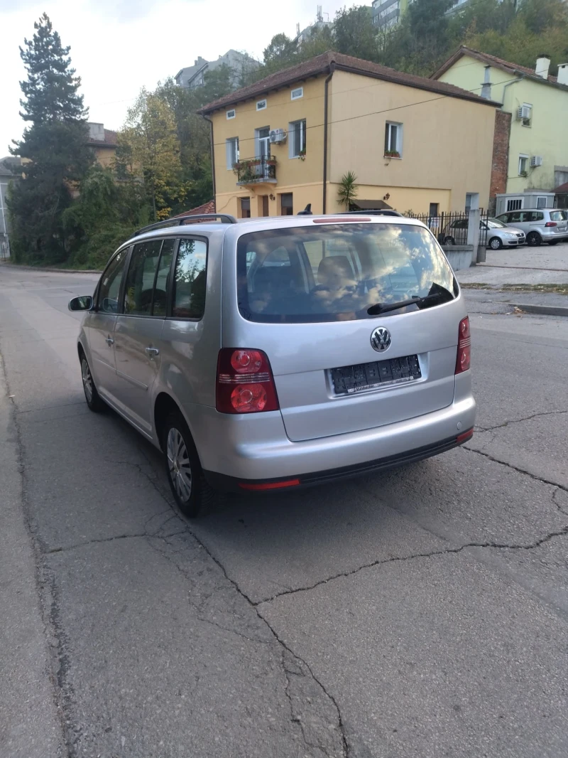 VW Touran, снимка 4 - Автомобили и джипове - 47392450