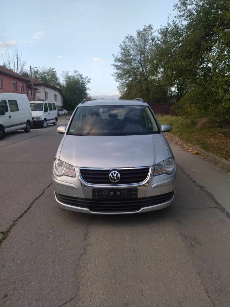 VW Touran, снимка 2 - Автомобили и джипове - 47392450