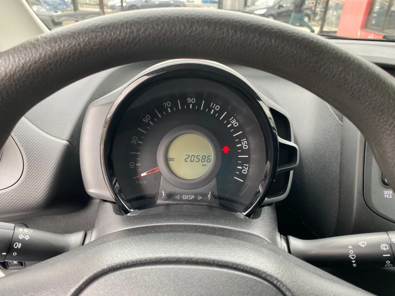 Toyota Aygo 1.0 Euro6, снимка 15 - Автомобили и джипове - 49593730