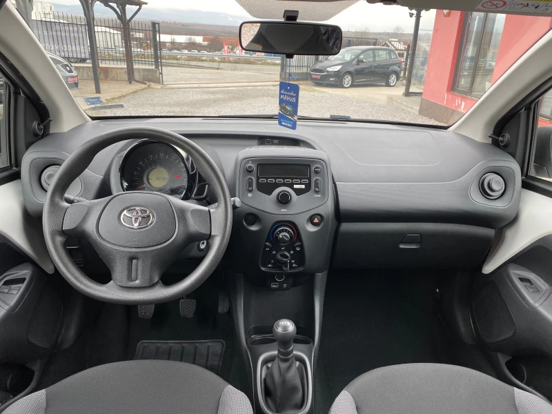 Toyota Aygo 1.0 Euro6, снимка 13 - Автомобили и джипове - 49593730