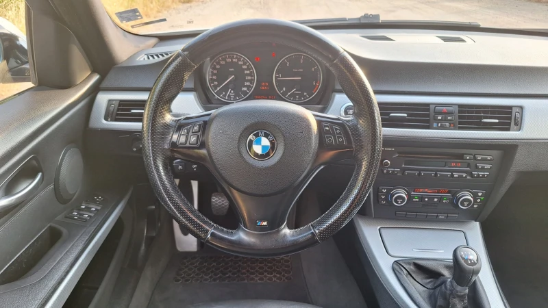 BMW 320 Sports Wagon 6-Speed, снимка 14 - Автомобили и джипове - 50862937