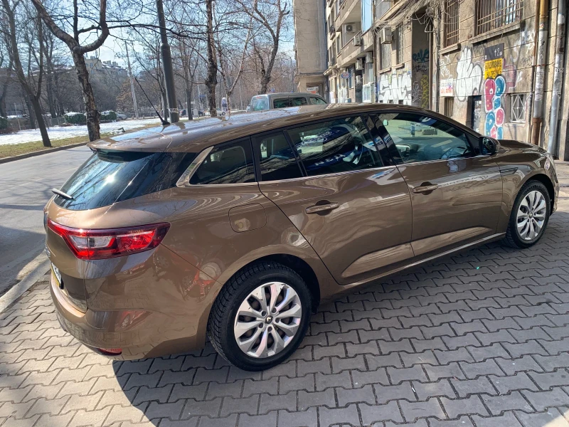 Renault Megane Grand Tour, снимка 2 - Автомобили и джипове - 52339708