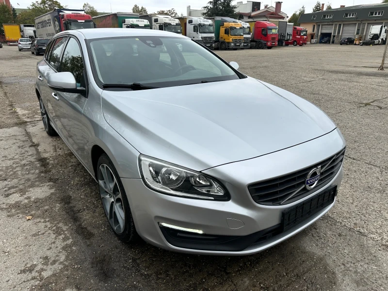 Volvo V60 2.0/D3, снимка 3 - Автомобили и джипове - 52103979