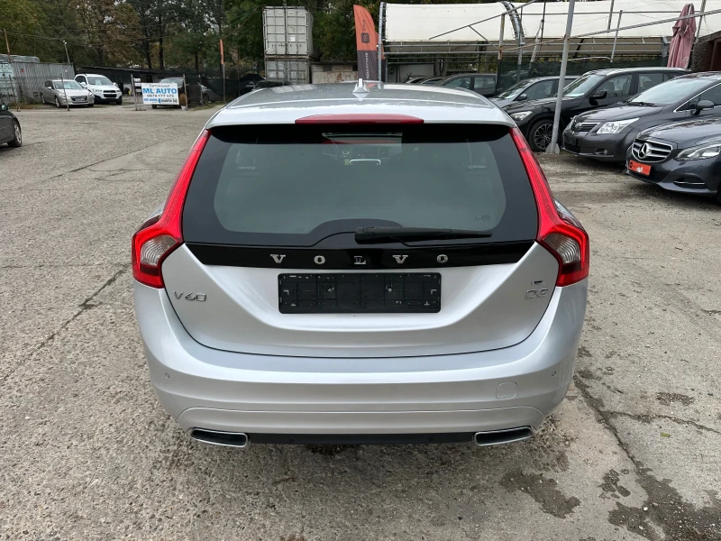 Volvo V60 2.0/D3, снимка 6 - Автомобили и джипове - 52103979