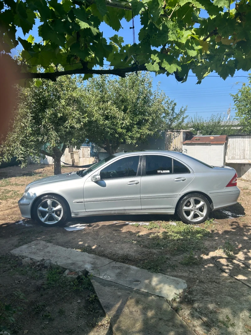 Mercedes-Benz C 350, снимка 3 - Автомобили и джипове - 52772921