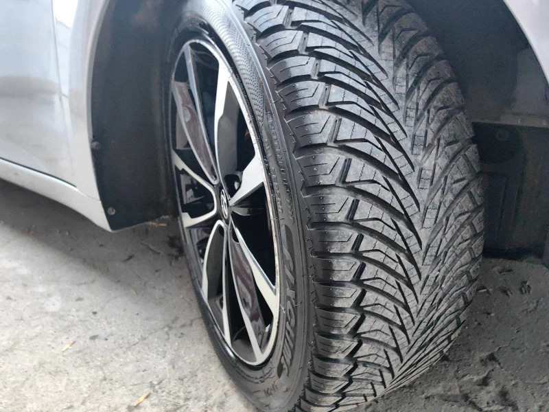 Hyundai I40 1.6CRDI-136к.с Euro-6  Creative, снимка 17 - Автомобили и джипове - 52985304