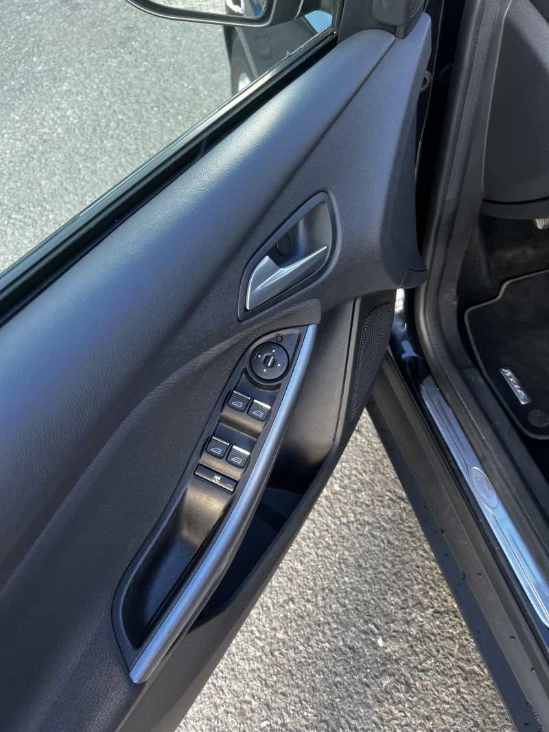 Ford Focus 1.0Ecoboost, снимка 10 - Автомобили и джипове - 53111405
