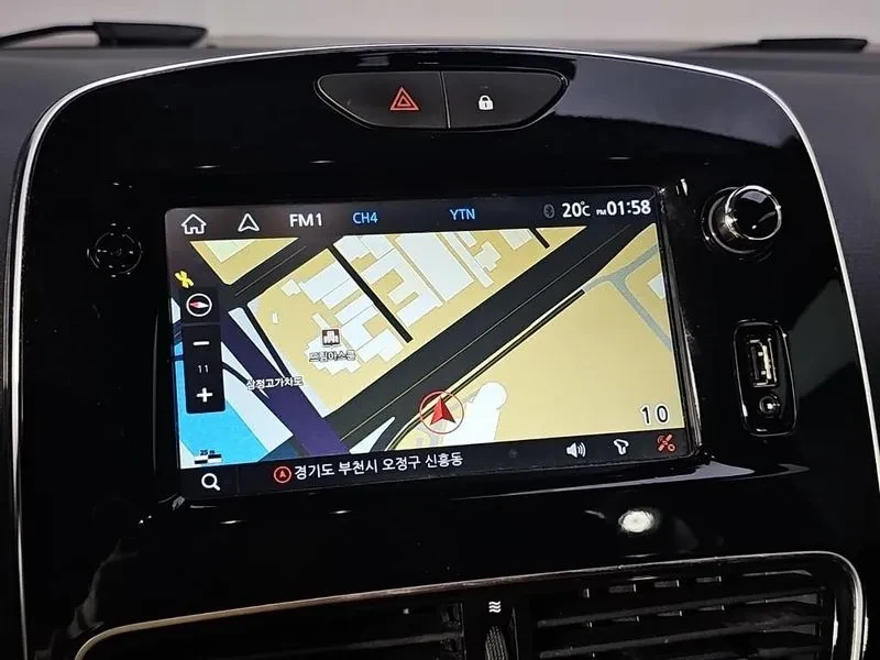 Renault Clio  Intensev, снимка 13 - Автомобили и джипове - 56165734