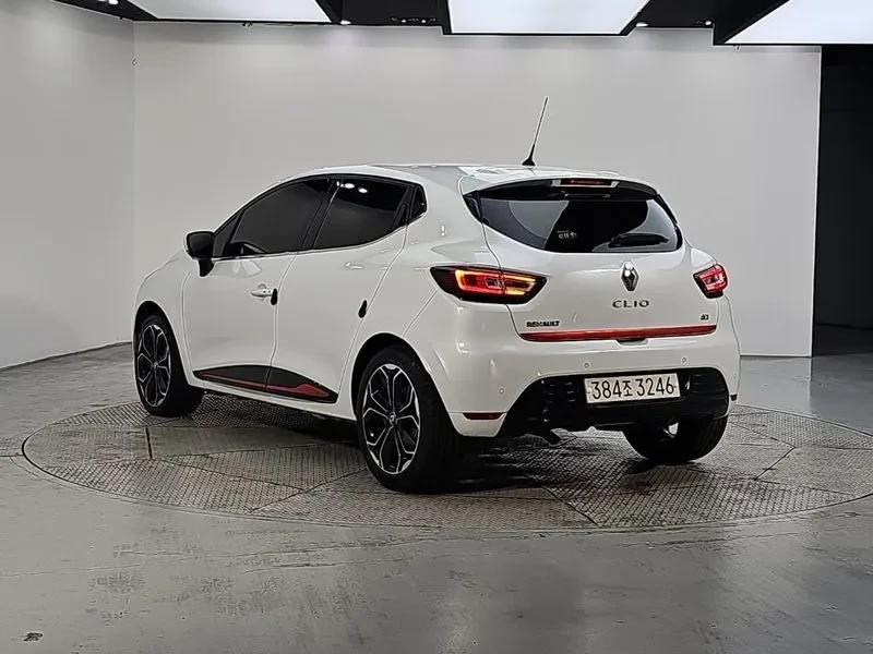 Renault Clio  Intensev, снимка 3 - Автомобили и джипове - 56165734