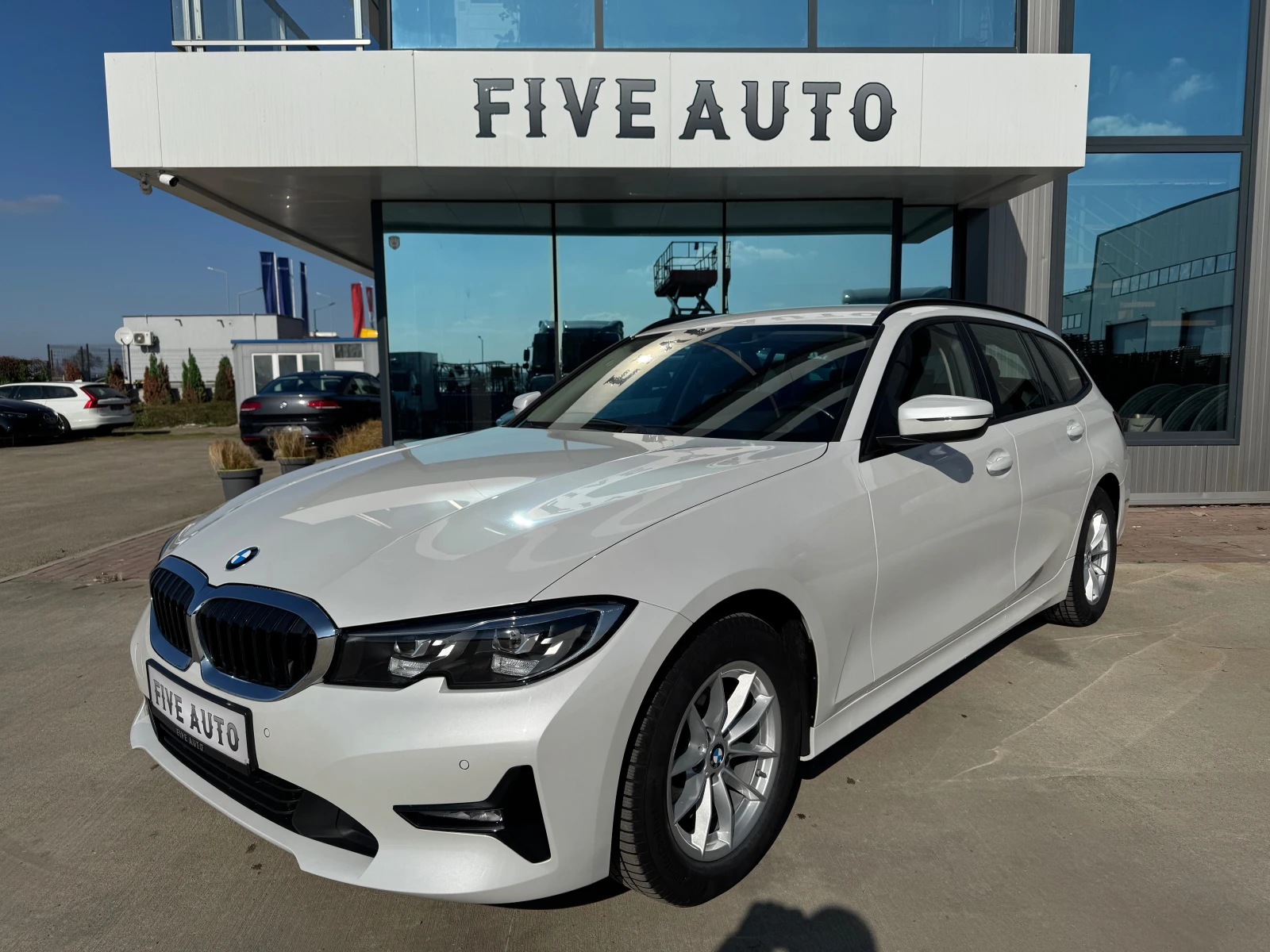 BMW 320 d TOURING / В ГАРАНЦИЯ ДО 02.2025г. / 105 800 км. - изображение 3