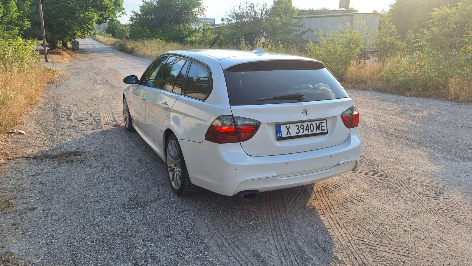 BMW 320 Sports Wagon 6-Speed - изображение 5