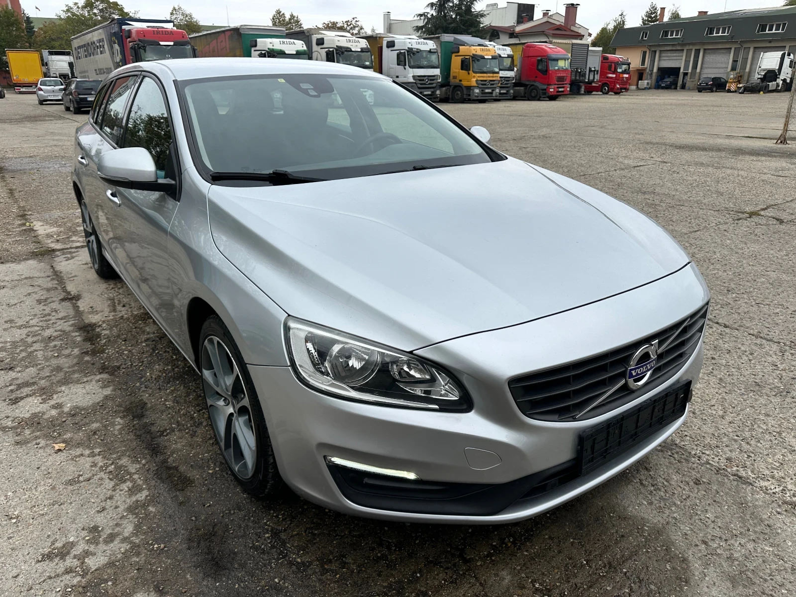 Volvo V60 2.0/D3 - изображение 3