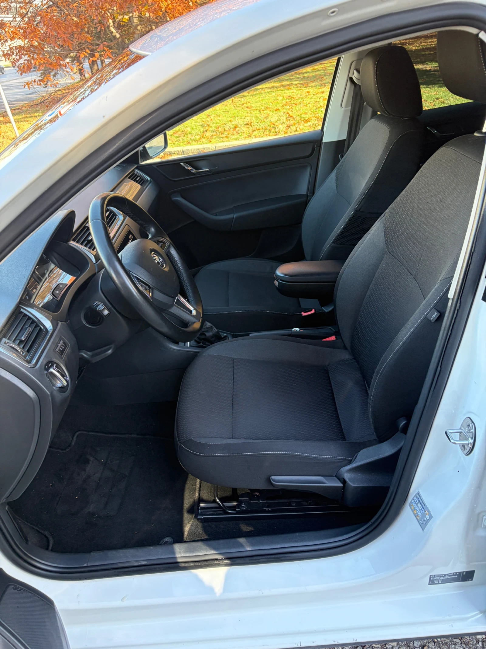 Skoda Rapid 1.6 TDI | Mobile.bg   12