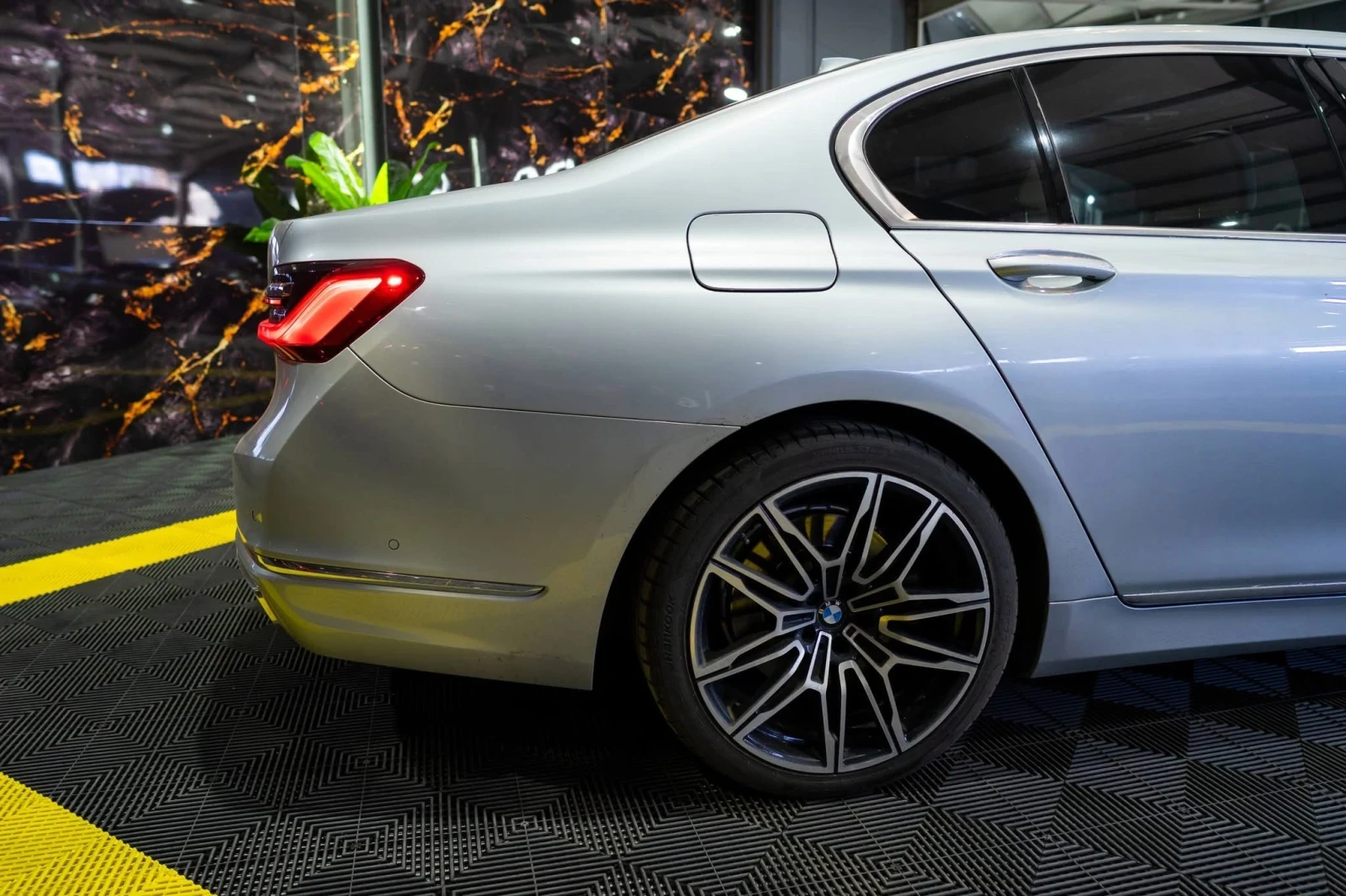 BMW 730 D XDRIVE LONG LASER LIGHT HUD H&K ЛИЗИНГ 100% - изображение 10