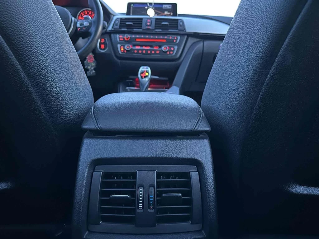 BMW 335 * xDrive * CARFAX * ���� �� �� | Mobile.bg � ����������� 17