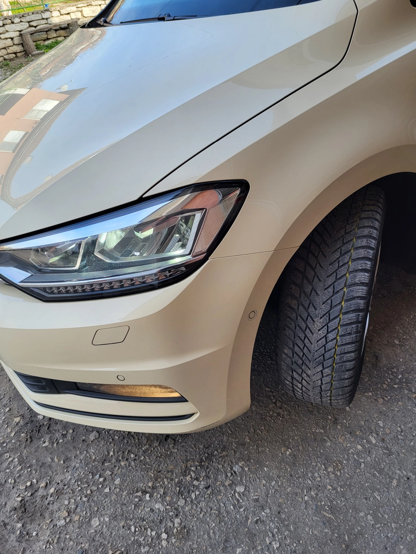 VW Touran 2.0 TDI , снимка 17 - Автомобили и джипове - 53891014