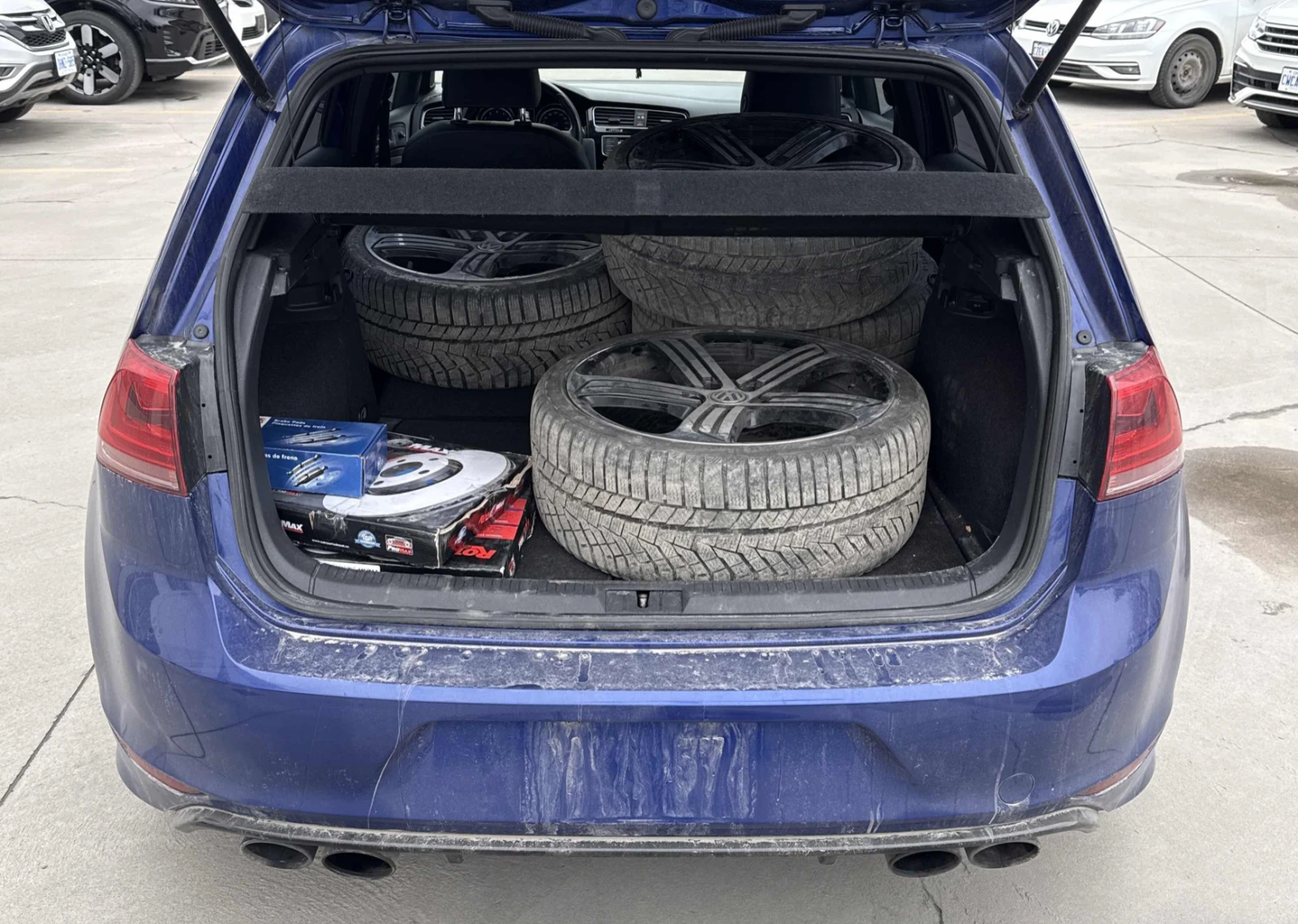 VW Golf R* AWD* 2.0T* Keyless* NAVI* Кожа* Подгрев* Premiu, снимка 8 - Автомобили и джипове - 53991179