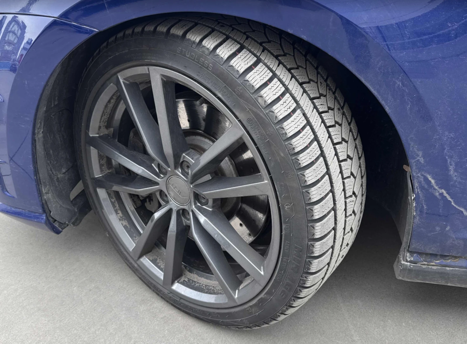 VW Golf R* AWD* 2.0T* Keyless* NAVI* Кожа* Подгрев* Premiu, снимка 6 - Автомобили и джипове - 53991179