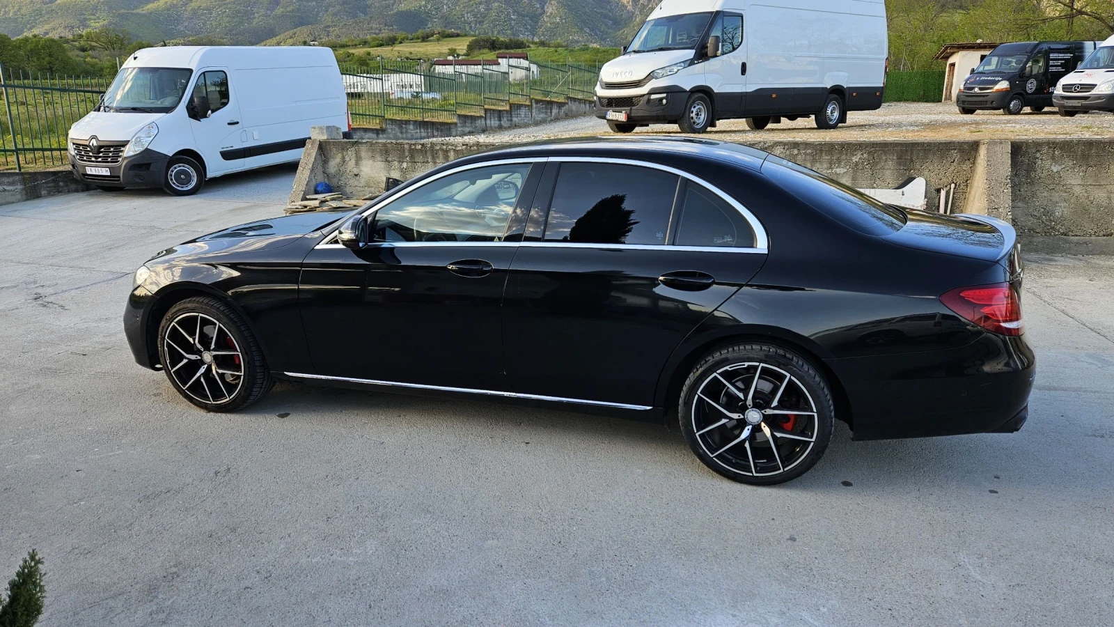 Mercedes-Benz E 220 Бартер, снимка 9 - Автомобили и джипове - 54348261