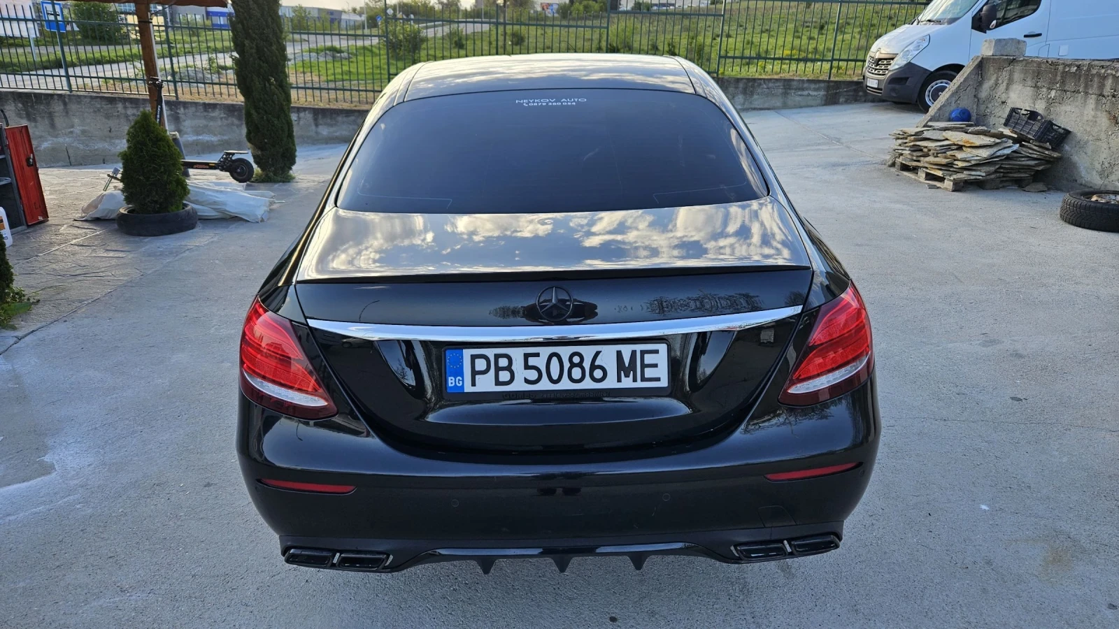 Mercedes-Benz E 220 Бартер, снимка 5 - Автомобили и джипове - 54348261