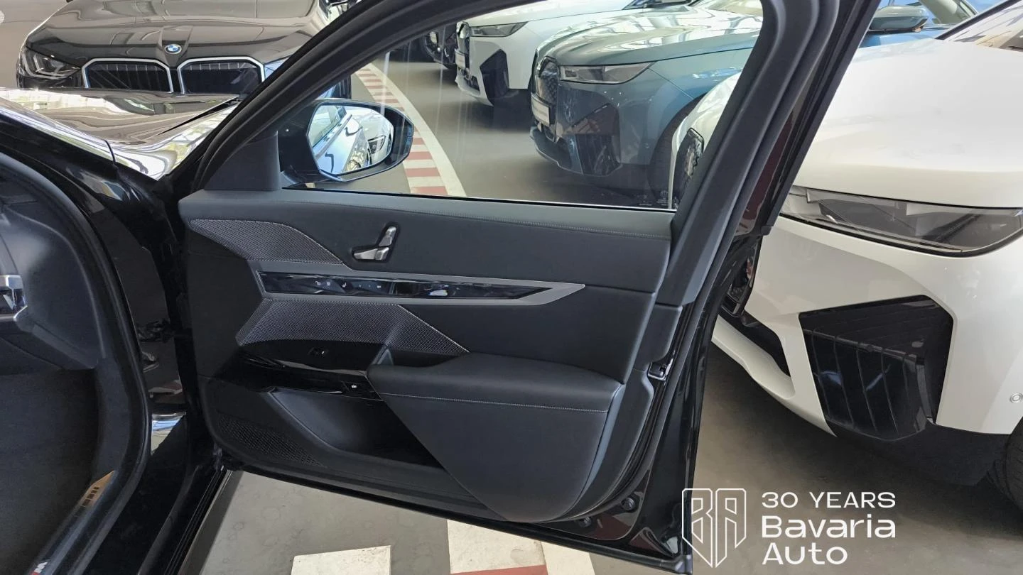 BMW 740 d xDrive M Sport Pro Individual Panorama Sky, снимка 9 - Автомобили и джипове - 54378484