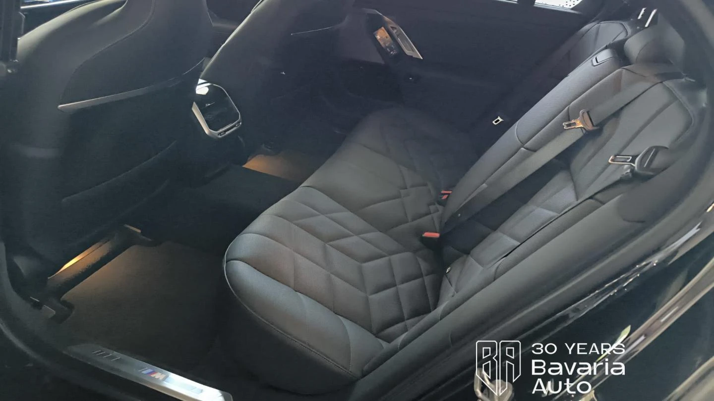 BMW 740 d xDrive M Sport Pro Individual Panorama Sky, снимка 13 - Автомобили и джипове - 54378484