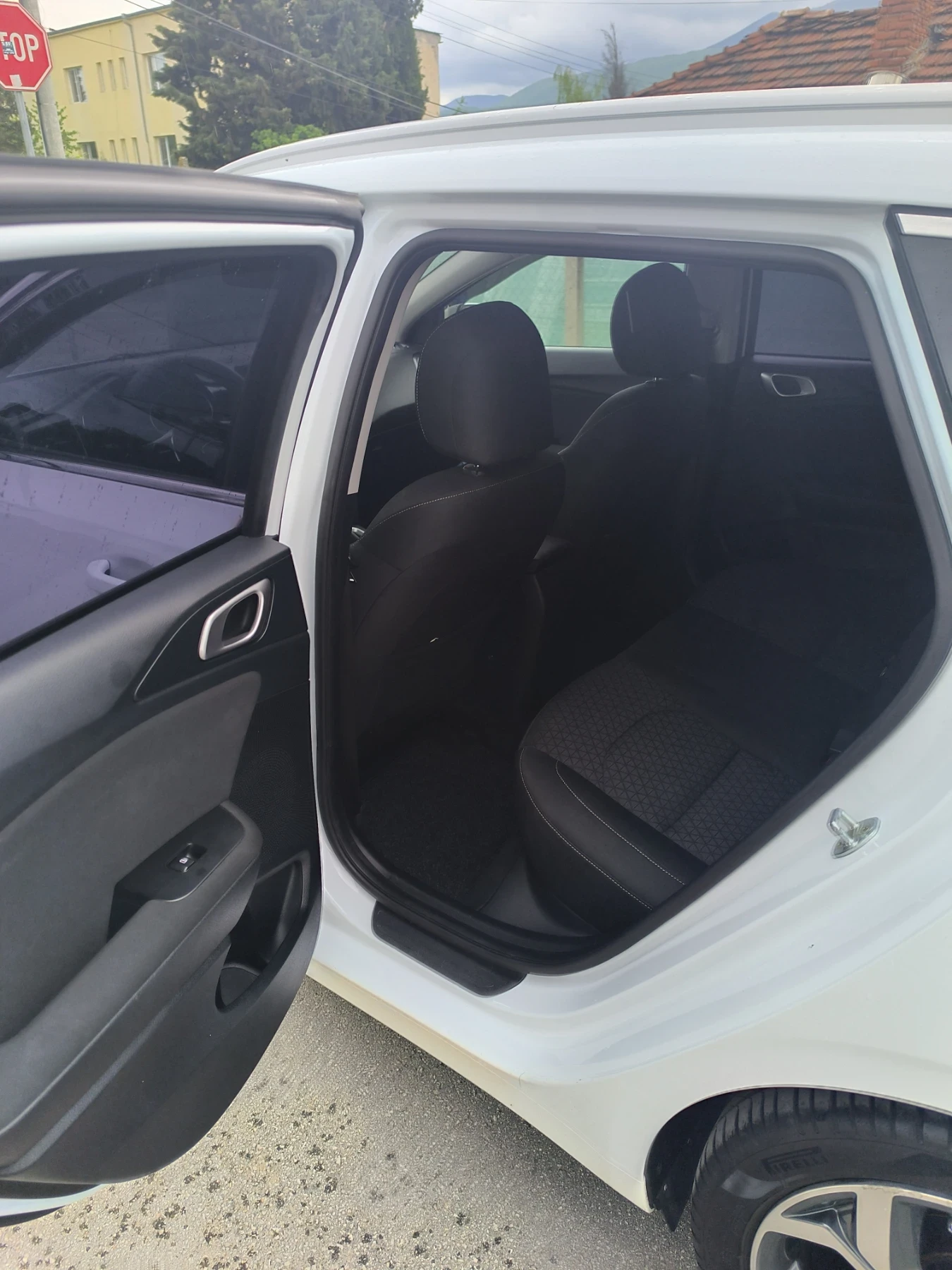 Kia Ceed 1.4     BRC , снимка 12 - Автомобили и джипове - 54483373