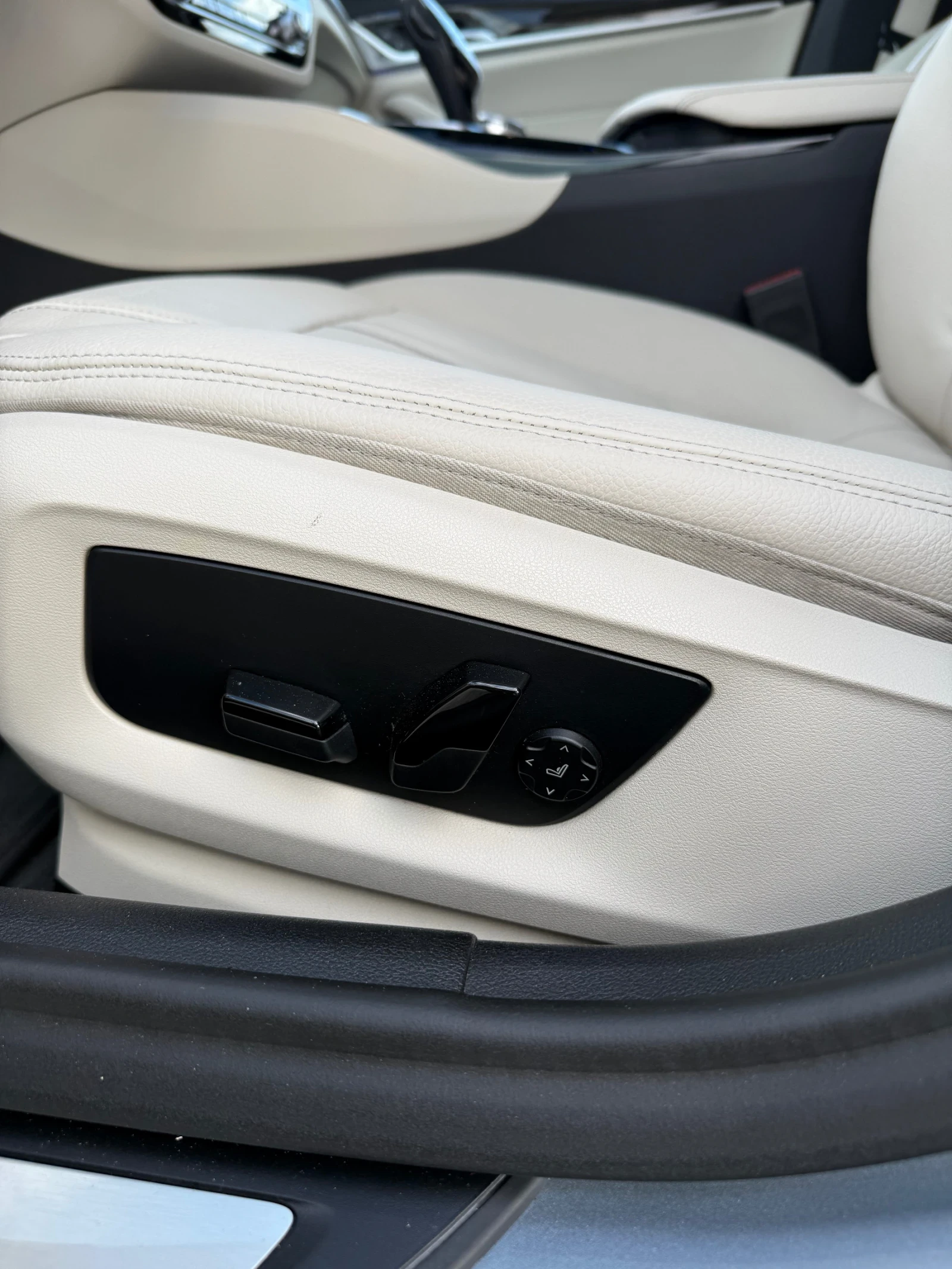 BMW 520 2.0D HYBRID , снимка 7 - Автомобили и джипове - 54560192