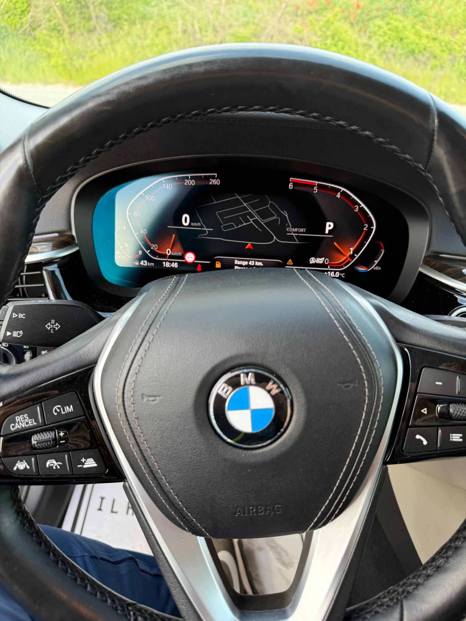 BMW 520 2.0D HYBRID , снимка 9 - Автомобили и джипове - 54560192