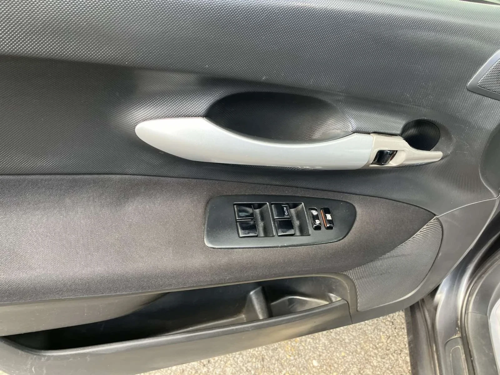 Toyota Auris, снимка 15 - Автомобили и джипове - 54621354