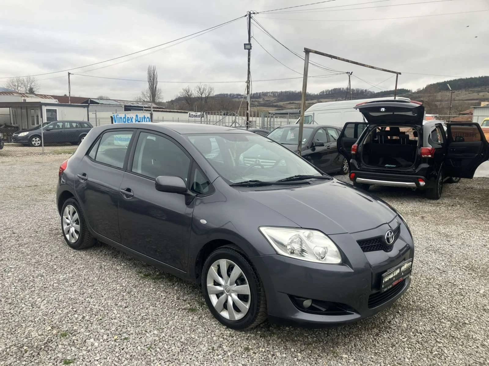 Toyota Auris, снимка 3 - Автомобили и джипове - 54621354