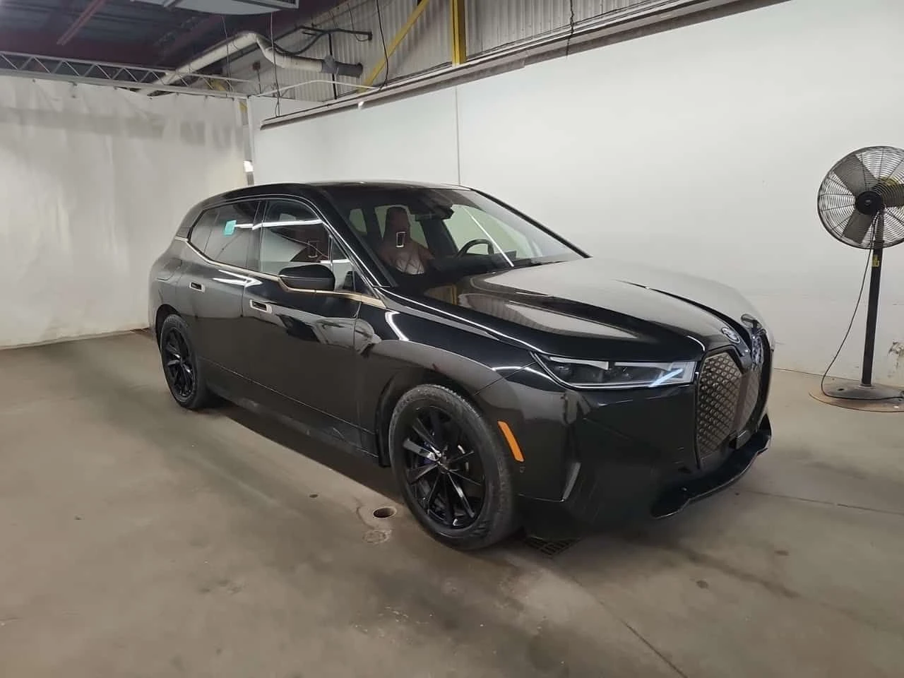 BMW iX XDRIVE50| DISTRONIC| 360| HARMON/KARDON| CARFAX | Mobile.bg � ����������� 2