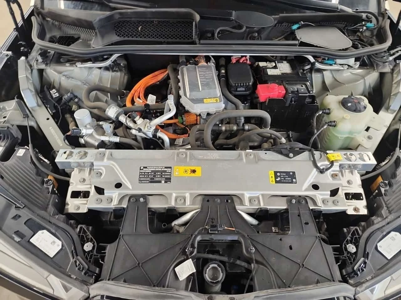 BMW iX XDRIVE50| DISTRONIC| 360| HARMON/KARDON| CARFAX | Mobile.bg � ����������� 16
