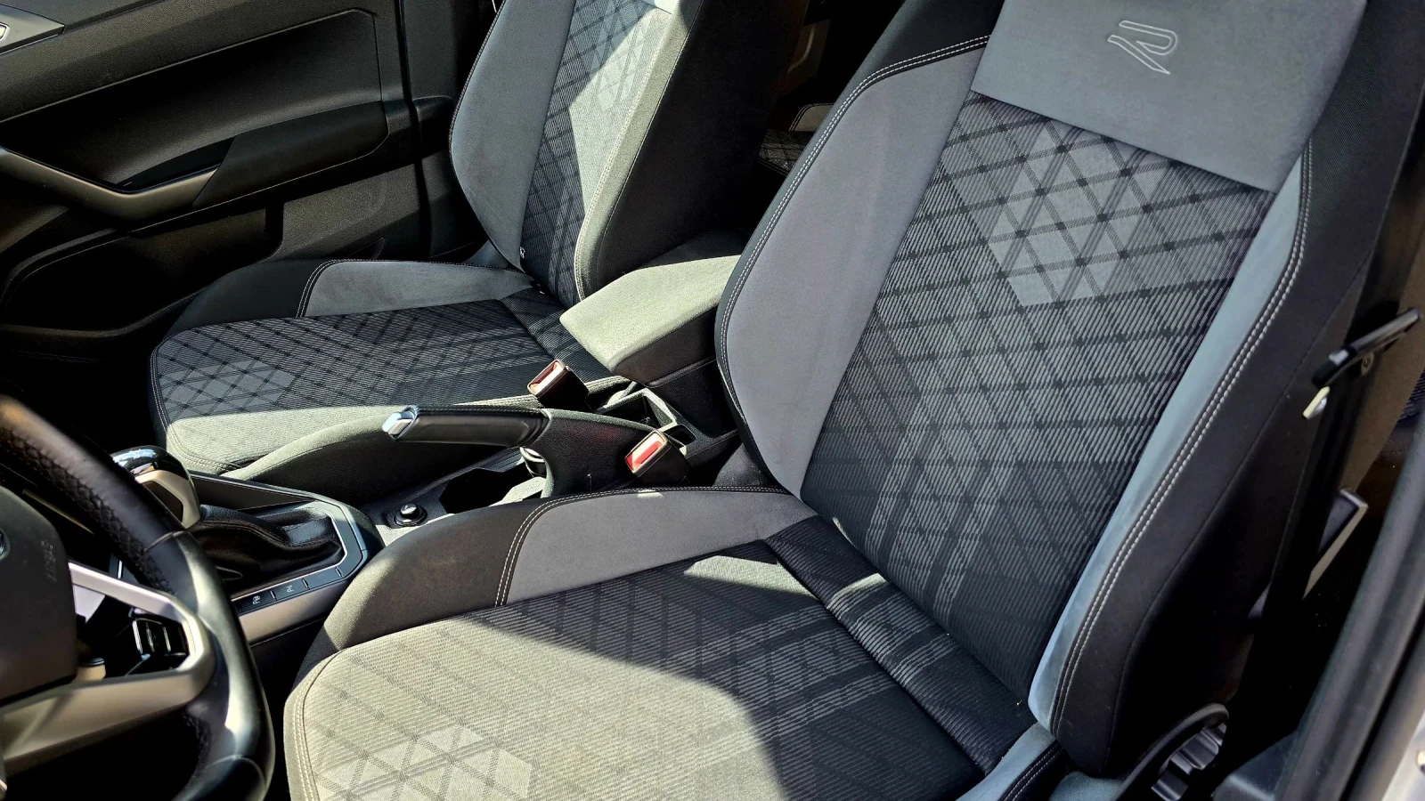 VW Taigo R-line 1.5 TSI ГАРАНЦИЯ, снимка 10 - Автомобили и джипове - 55252653