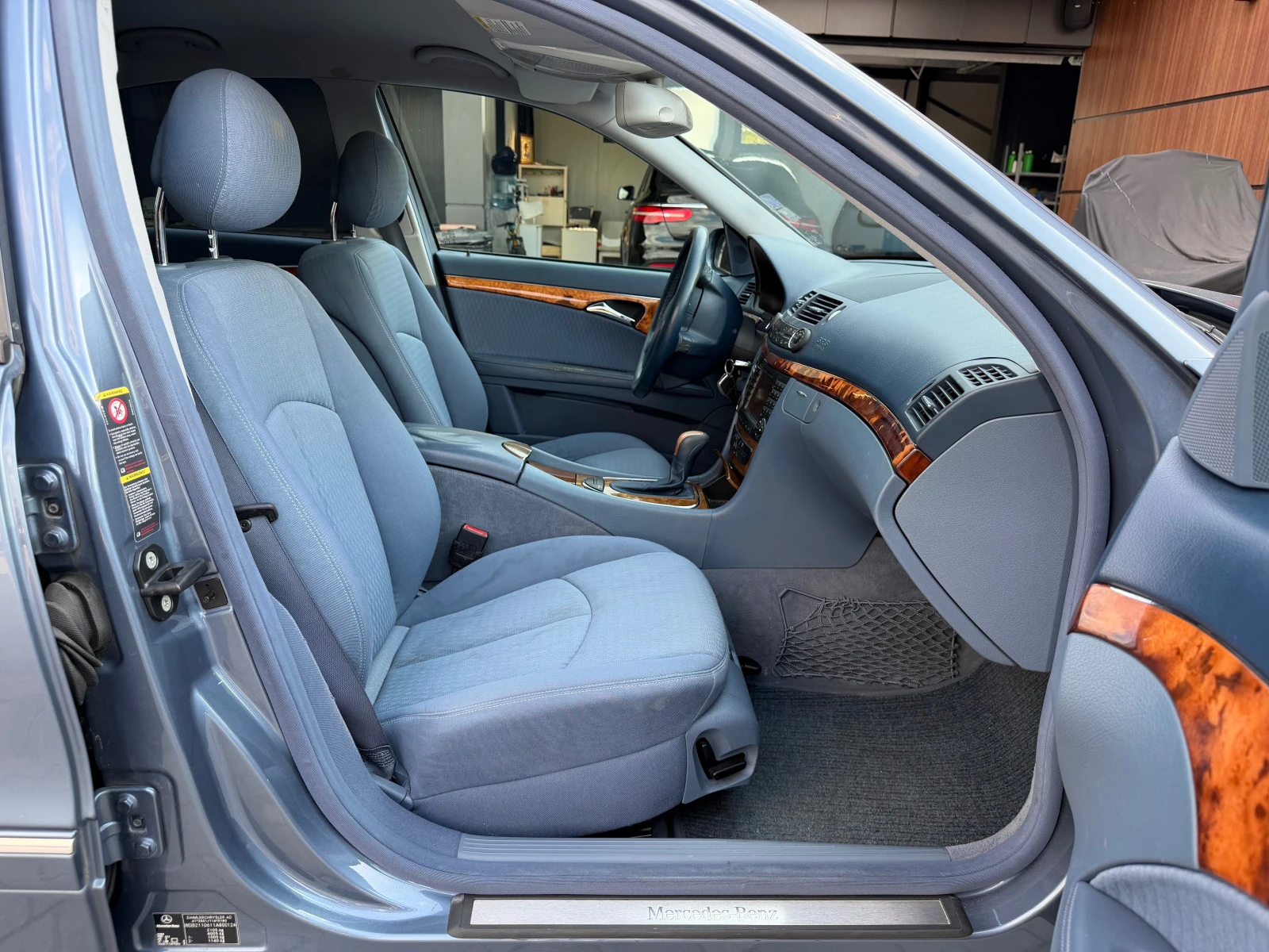 Mercedes-Benz E 240 Elegance * NAVI* Xenon* , снимка 12 - Автомобили и джипове - 55578856