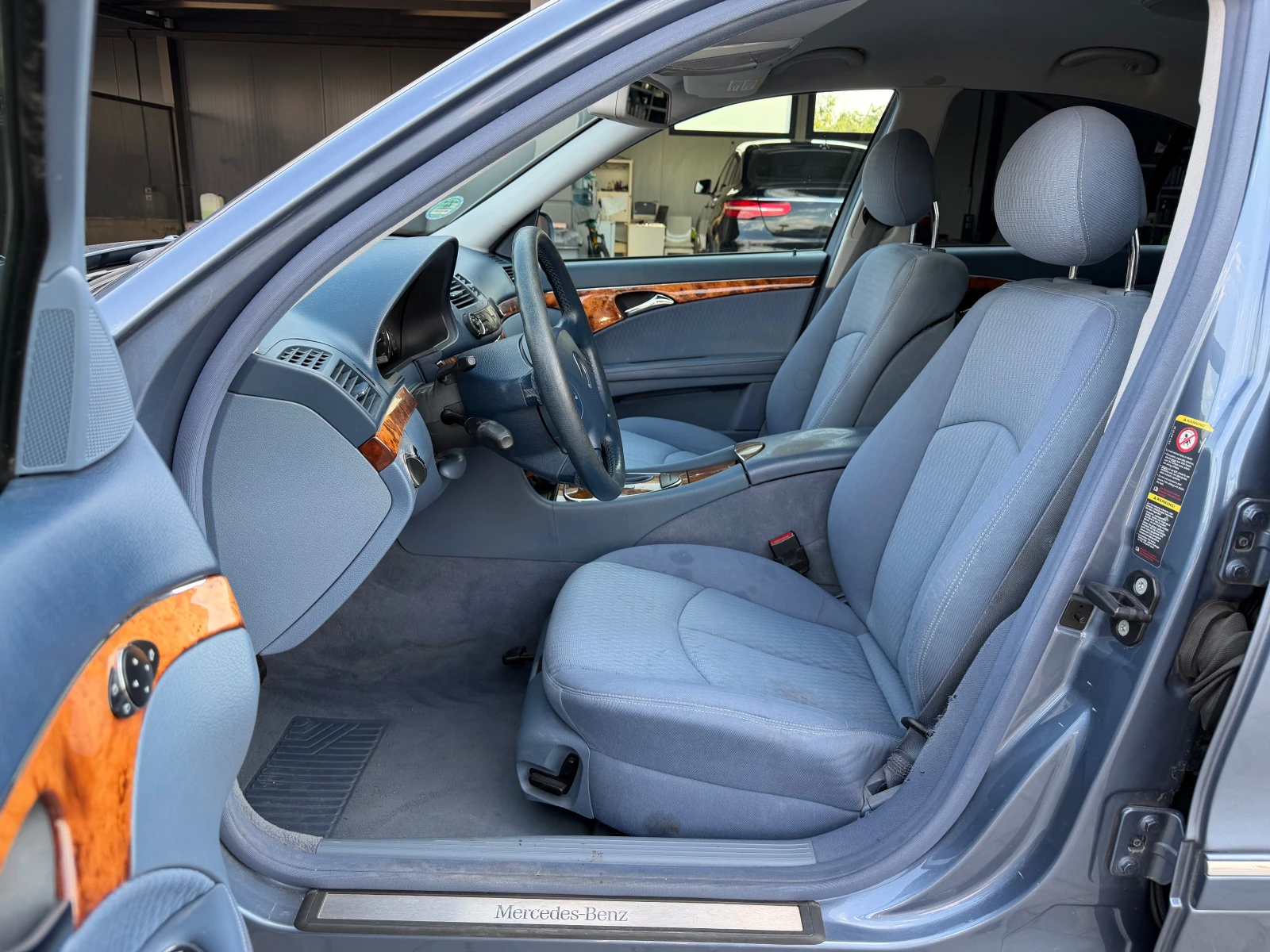 Mercedes-Benz E 240 Elegance * NAVI* Xenon* , снимка 8 - Автомобили и джипове - 55578856