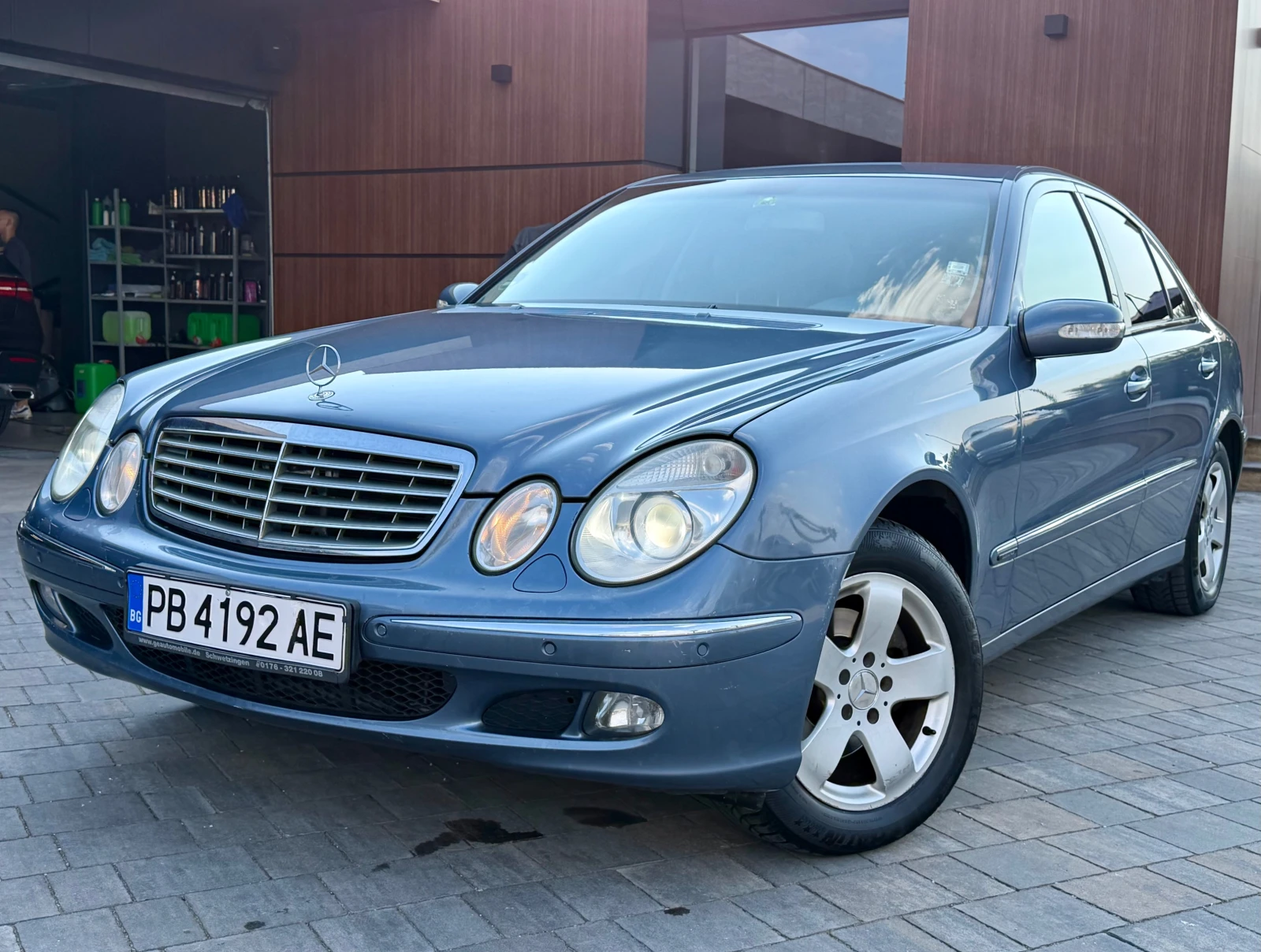 Mercedes-Benz E 240 Elegance * NAVI* Xenon* 