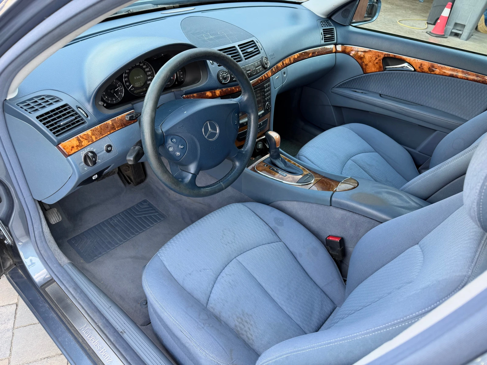 Mercedes-Benz E 240 Elegance * NAVI* Xenon* , снимка 9 - Автомобили и джипове - 55578856