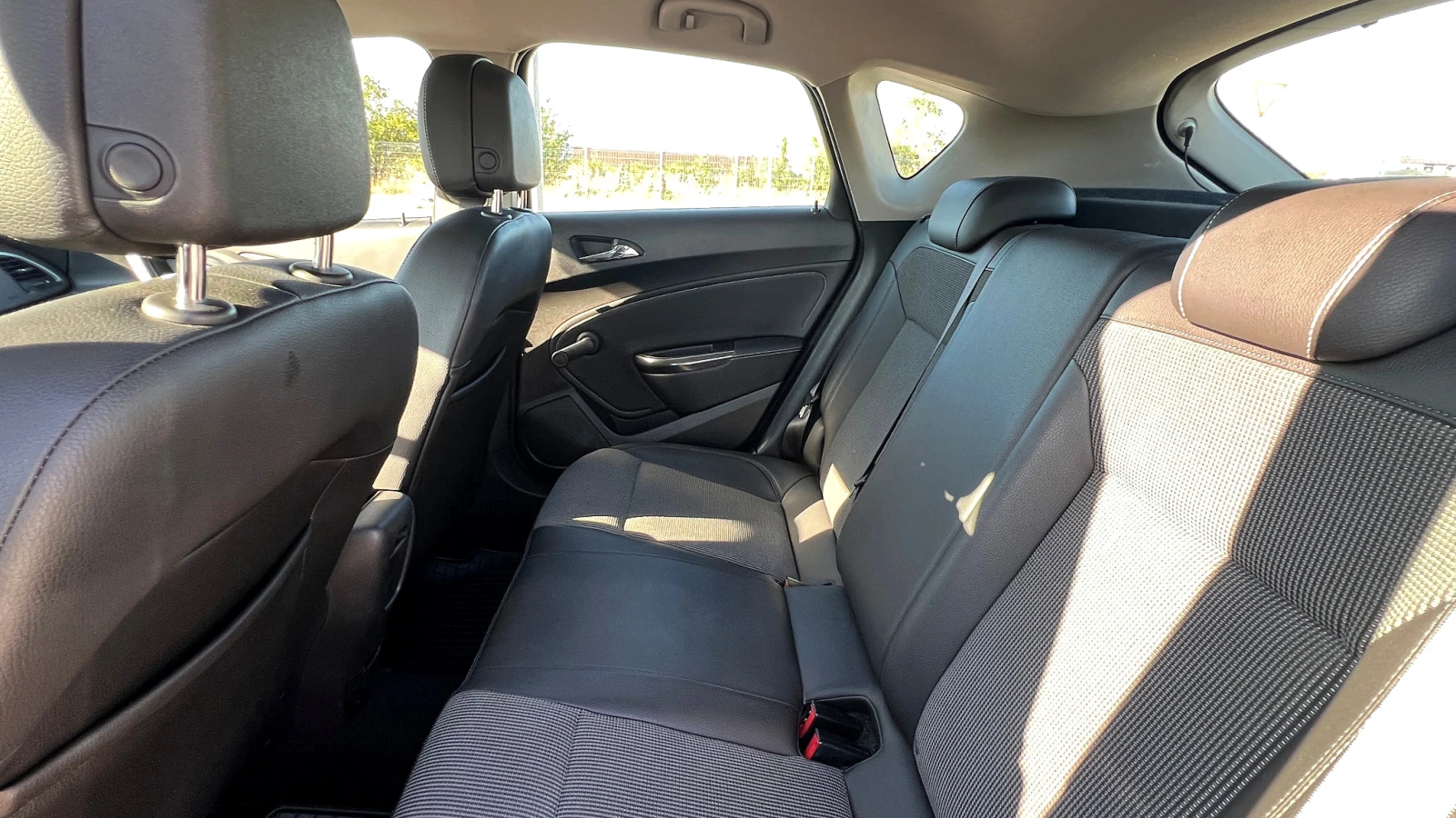 Opel Astra j, снимка 7 - Автомобили и джипове - 55682904