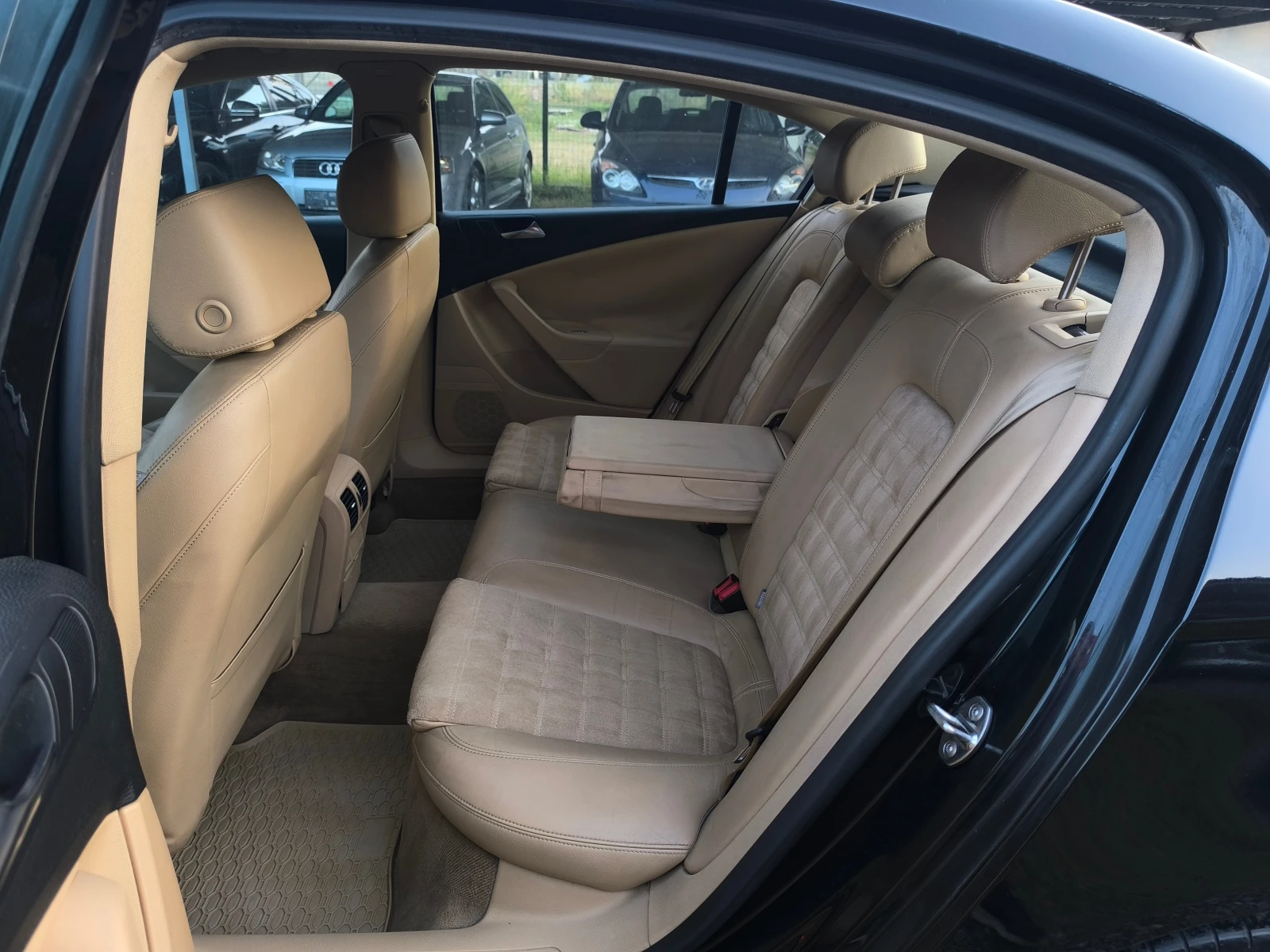VW Passat -1.9TDI-105кс-HIGHLINE-КОЖА-КЛИМАТРОНИК-НАВИГАЦИЯ-, снимка 12 - Автомобили и джипове - 55902633